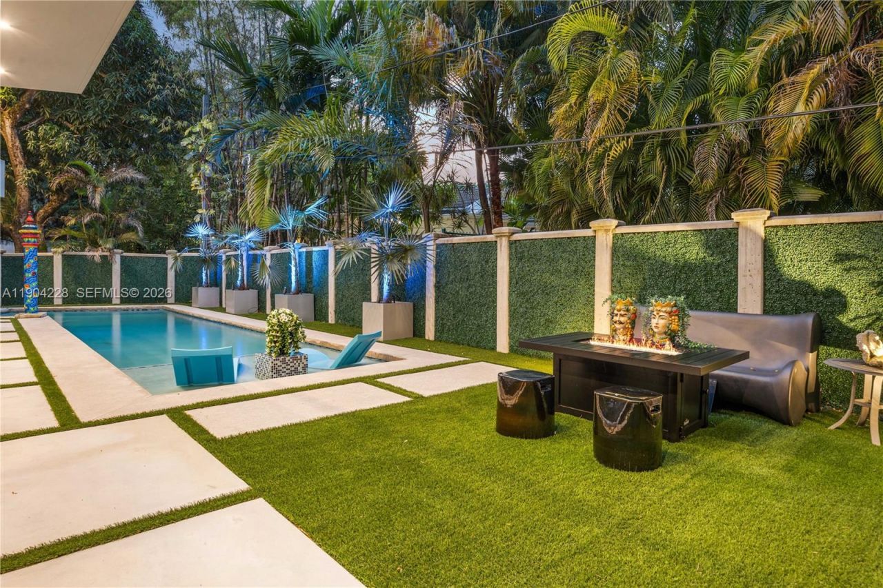 3764 Carmen Ct, Miami, FL 33133 Photo