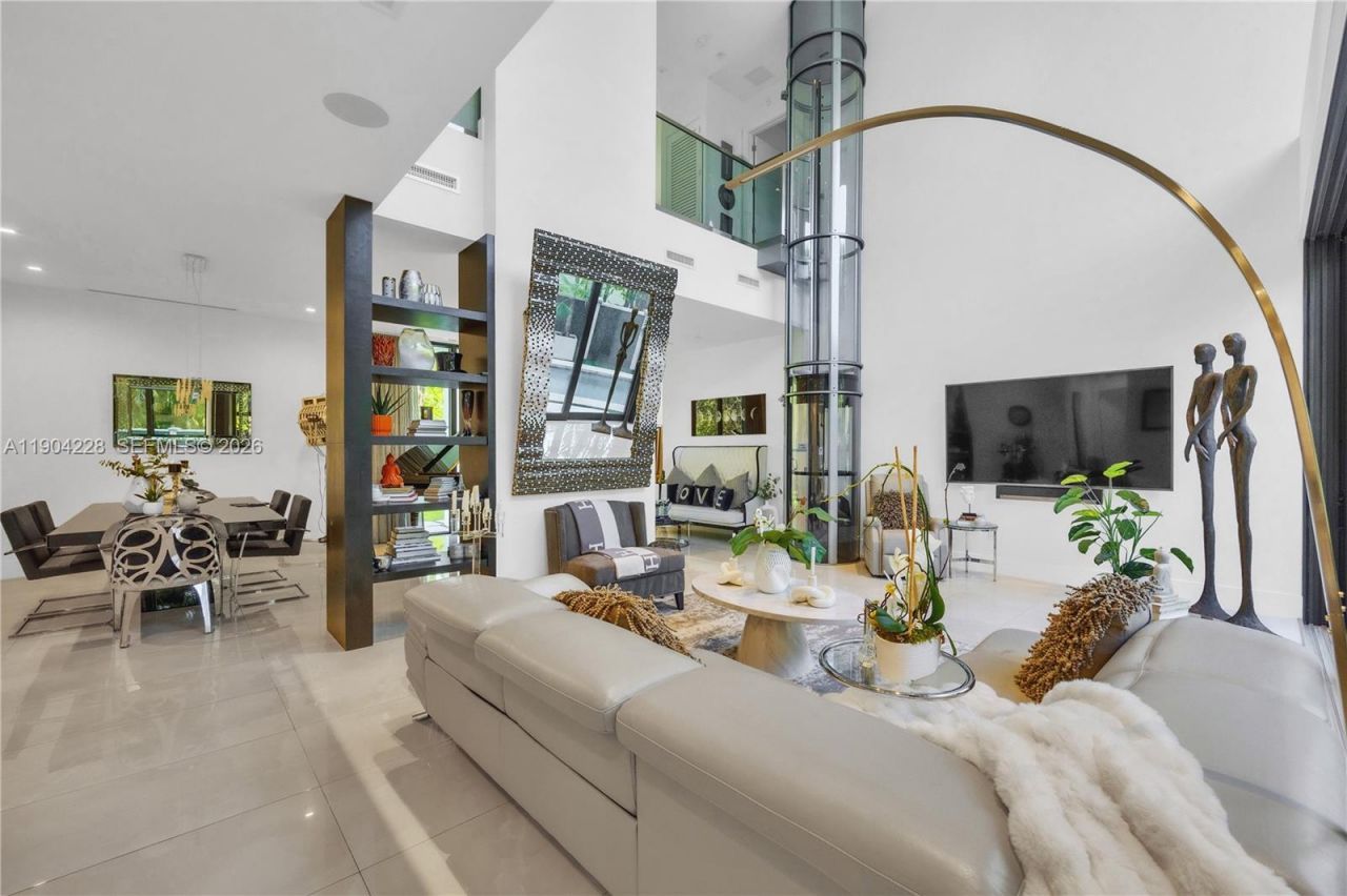 3764 Carmen Ct, Miami, FL 33133 Photo