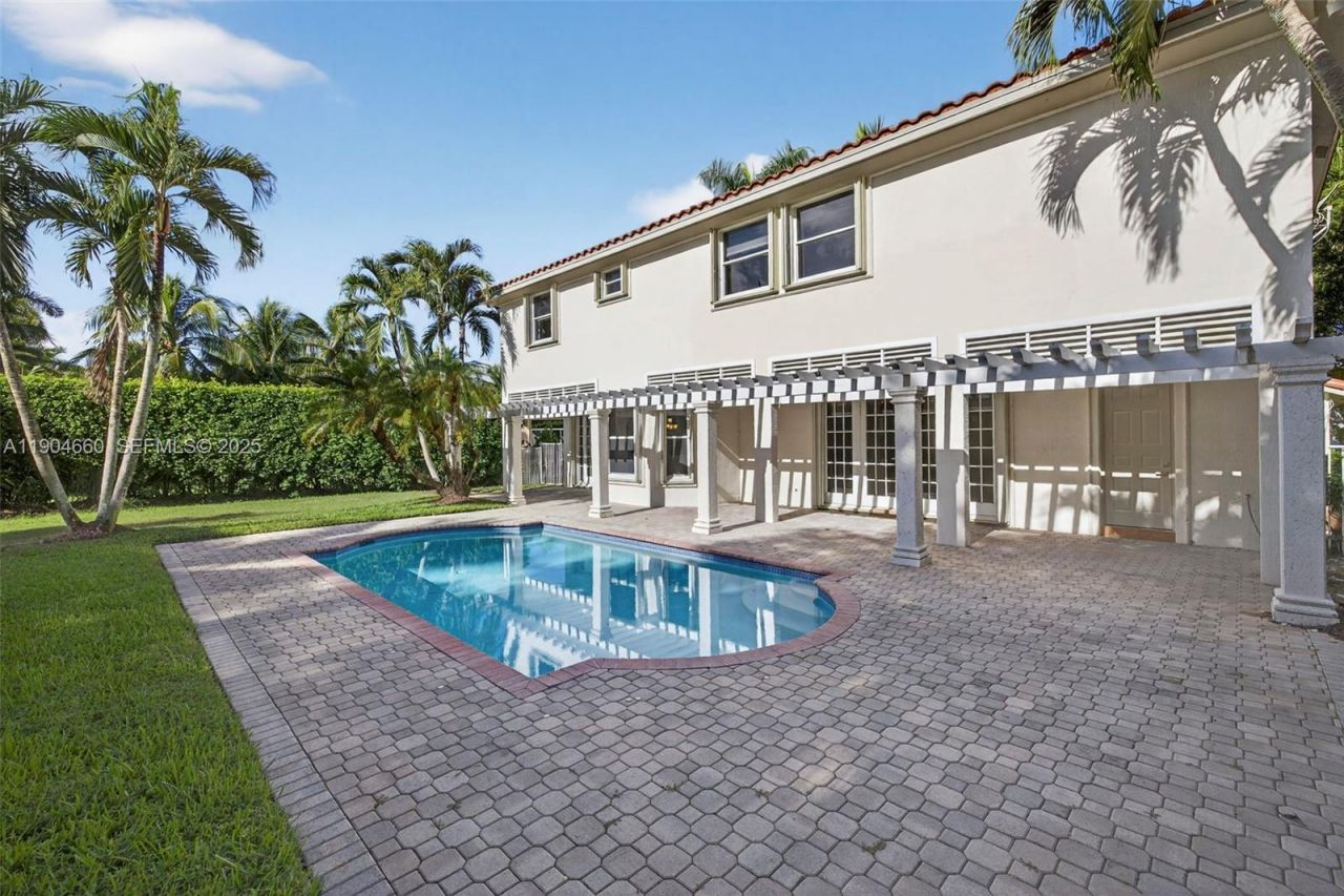 1781 Harbor Pointe Cir, Weston, FL 33327 Photo