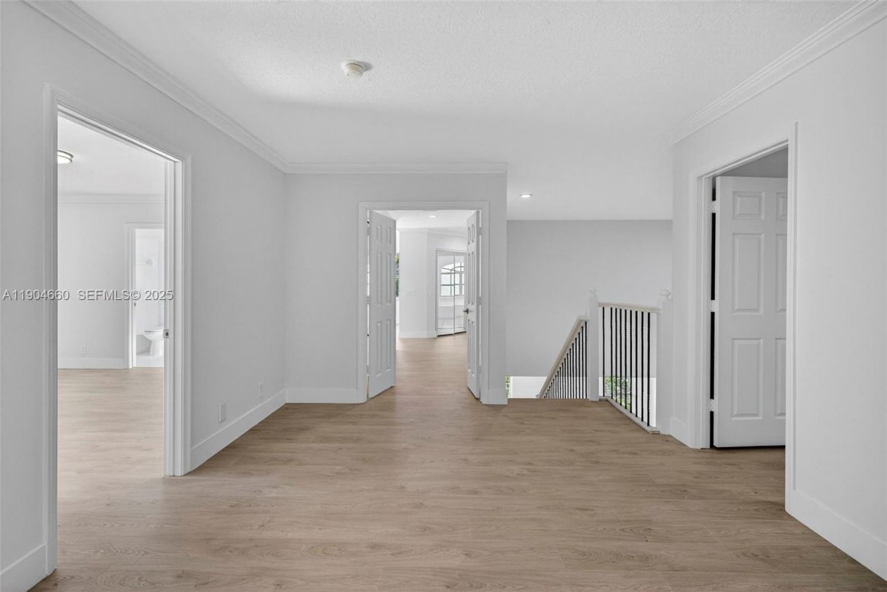 1781 Harbor Pointe Cir, Weston, FL 33327 Photo