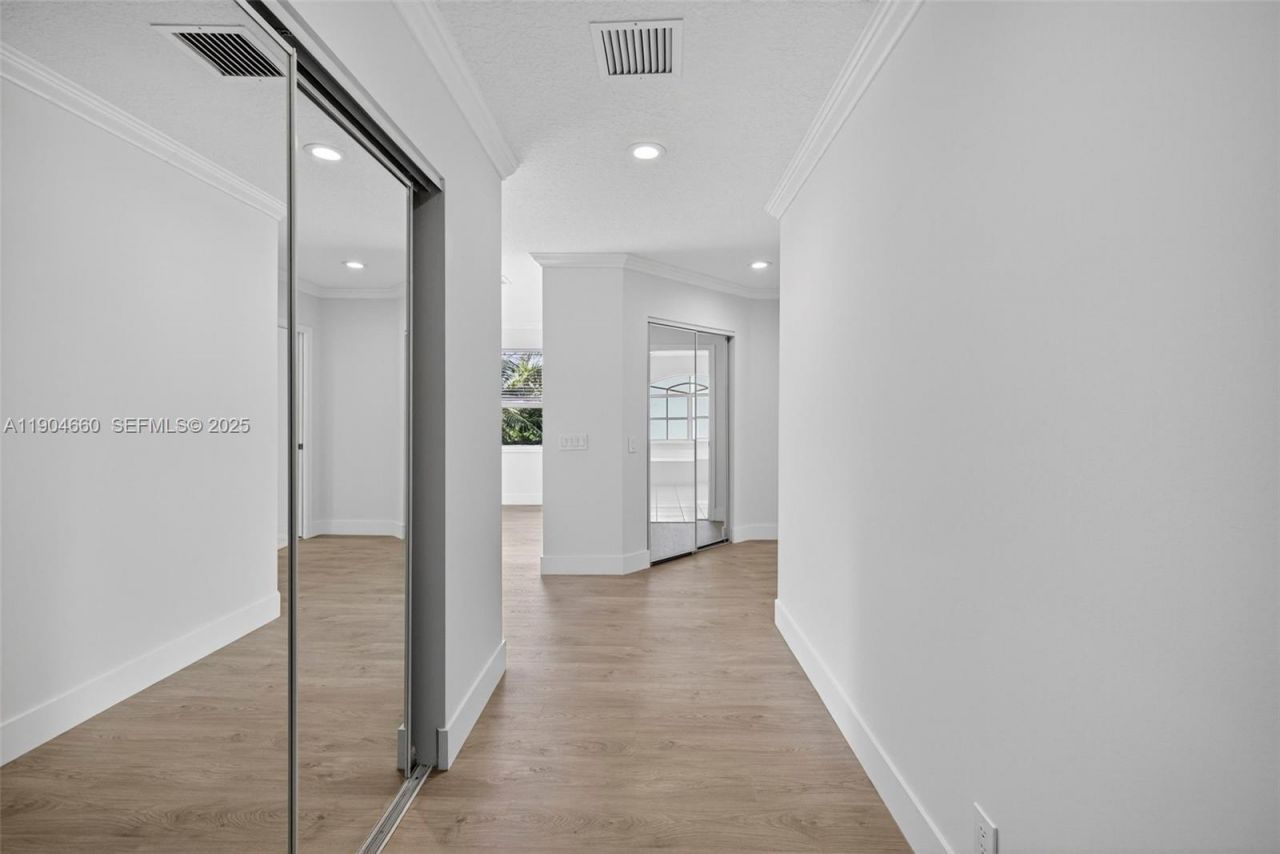 1781 Harbor Pointe Cir, Weston, FL 33327 Photo