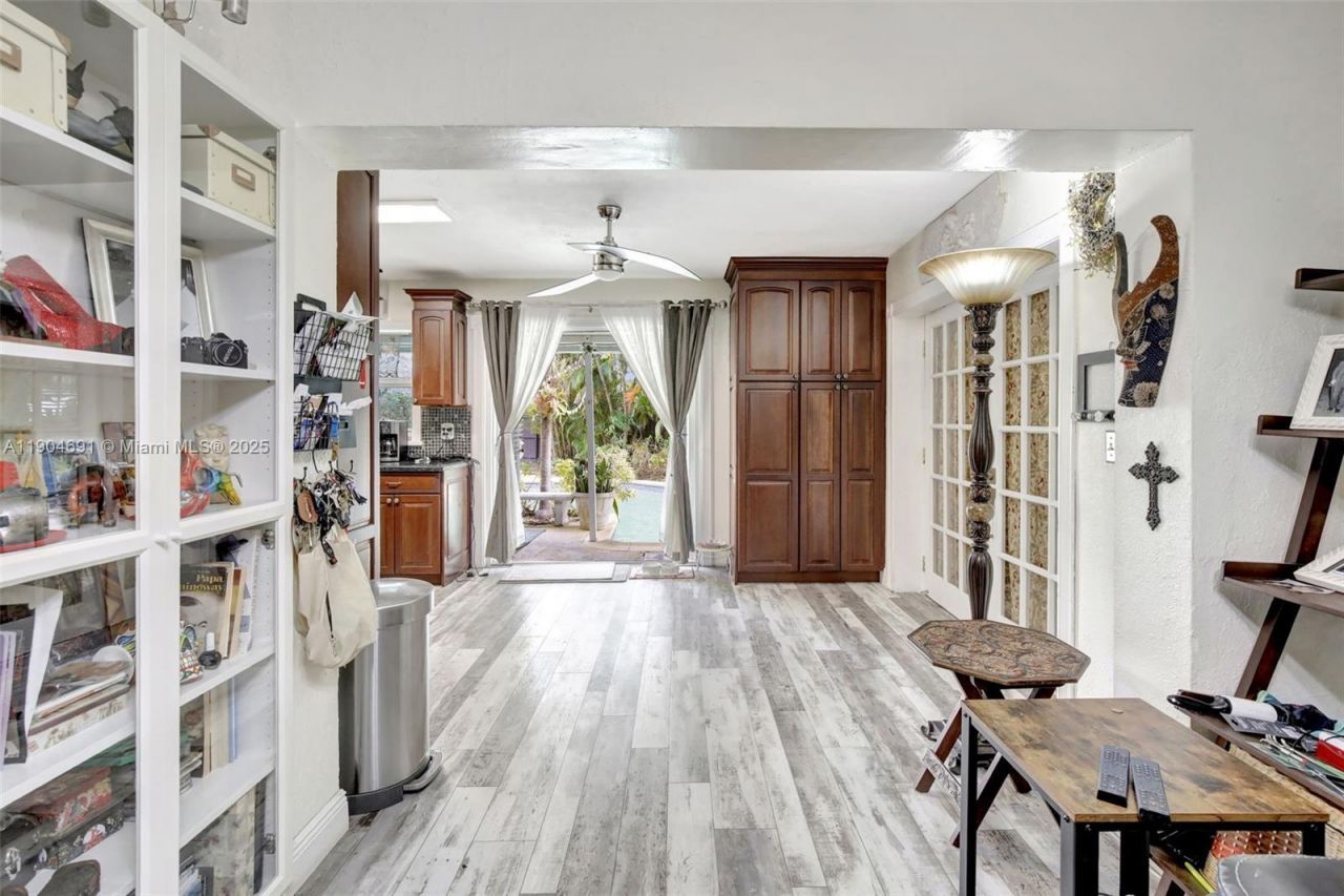 421 NW 77th Way, Pembroke Pines, FL 33024 Photo