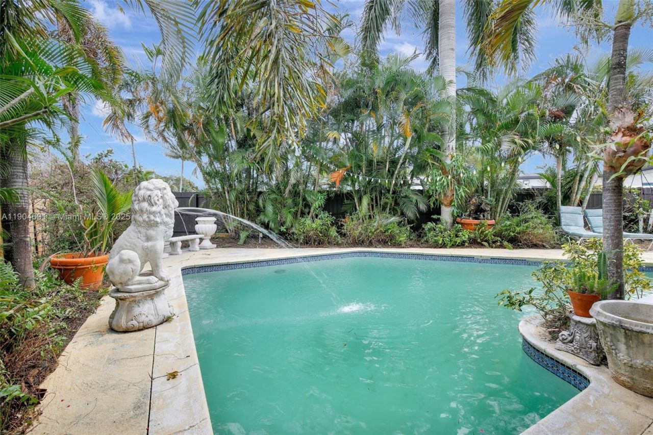 421 NW 77th Way, Pembroke Pines, FL 33024 Photo