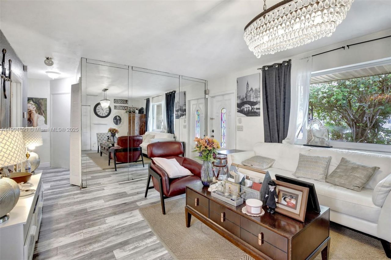 421 NW 77th Way, Pembroke Pines, FL 33024 Photo