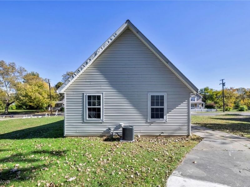 2364 E 59th Street, Cleveland, OH 44104 Photo 40