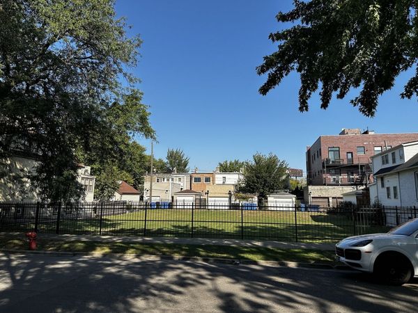 Chicago, IL 60647