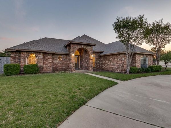 8640 Glen Eagles Drive, Red Oak, TX 75154