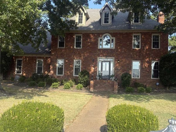 1196 E LAKE POINTE DR, Collierville, TN 38017