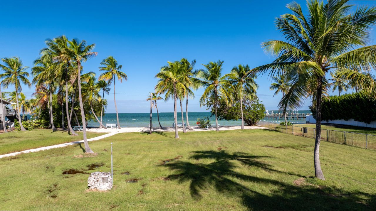 134 S Bay Harbor Drive, Key Largo, FL 33037 Photo