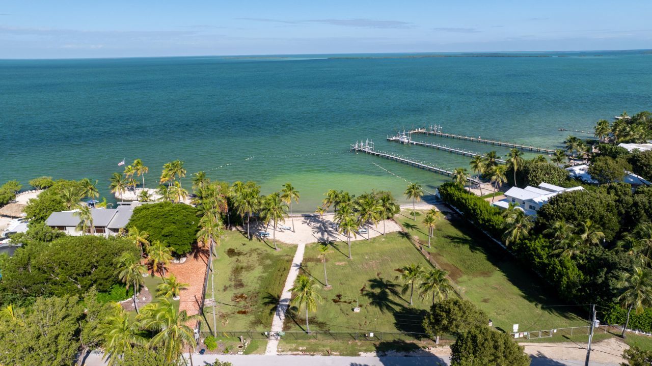 134 S Bay Harbor Drive, Key Largo, FL 33037 Photo