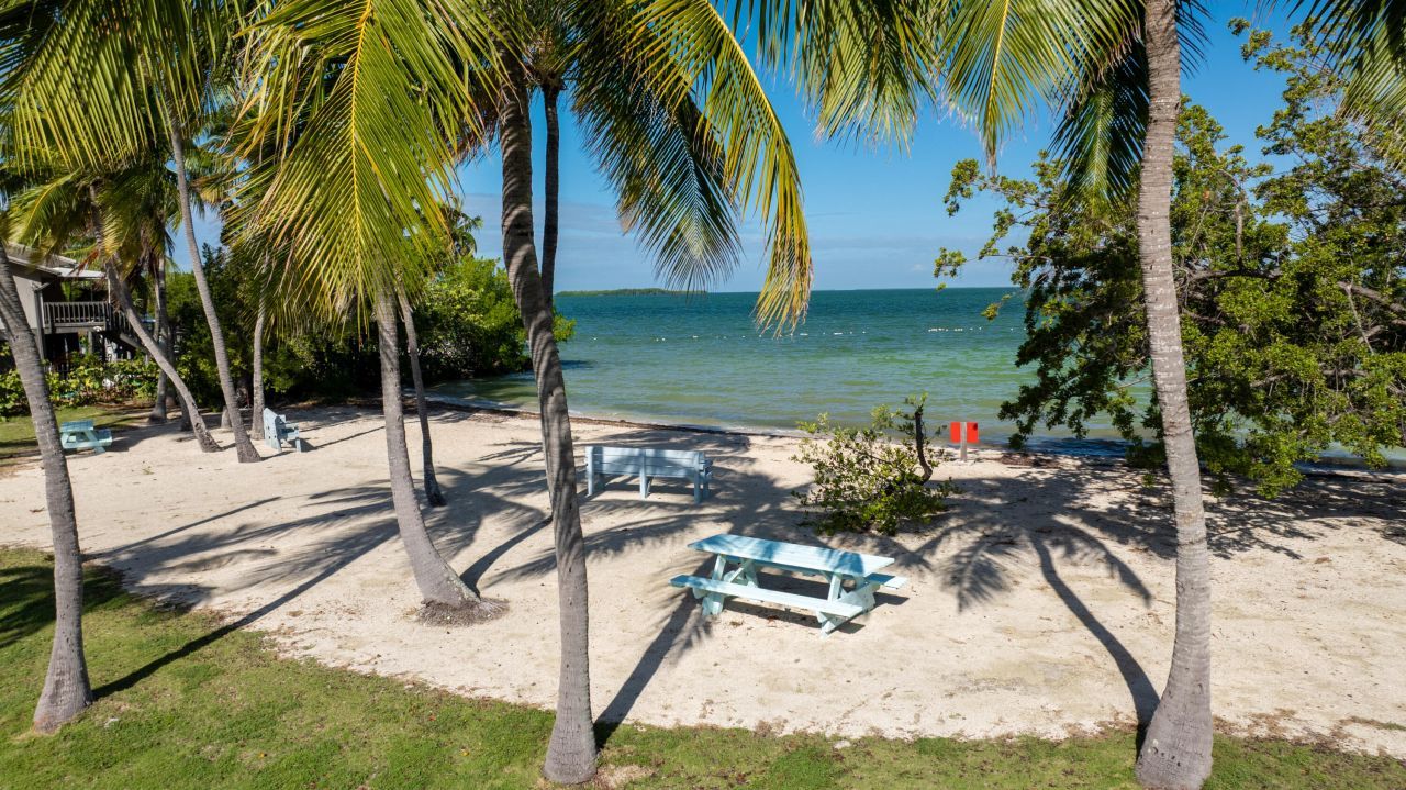 134 S Bay Harbor Drive, Key Largo, FL 33037 Photo