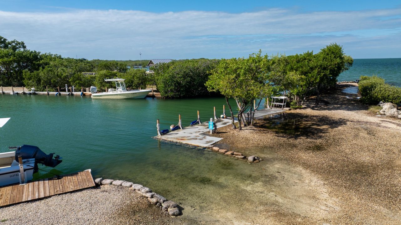 134 S Bay Harbor Drive, Key Largo, FL 33037 Photo