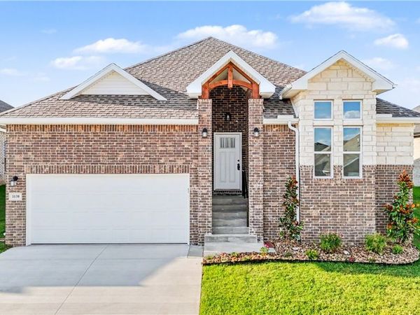 1130 Garrett Lane, Centerton, AR 72719