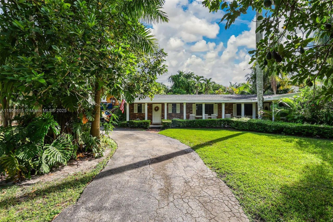 7701 SW 79th Court, Miami, FL 33143 Photo