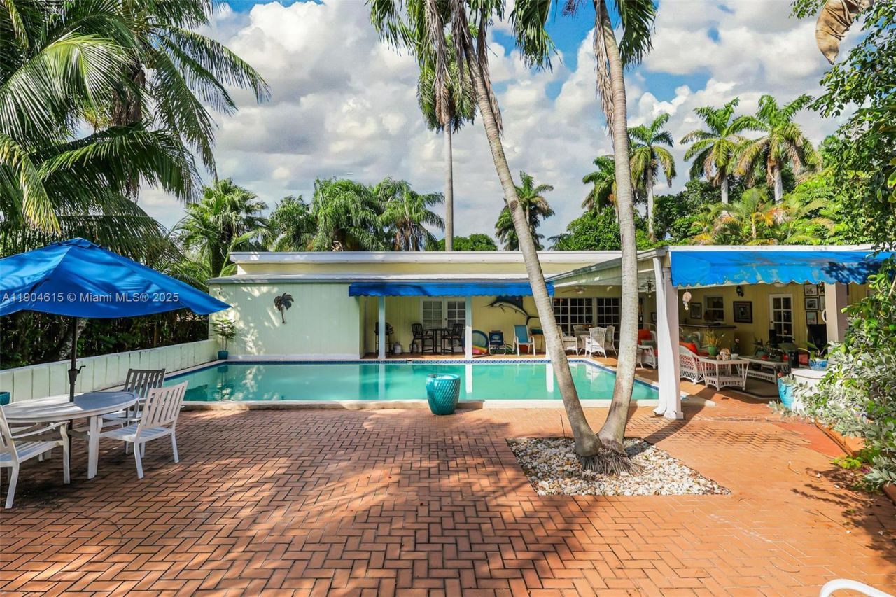 7701 SW 79th Court, Miami, FL 33143 Photo