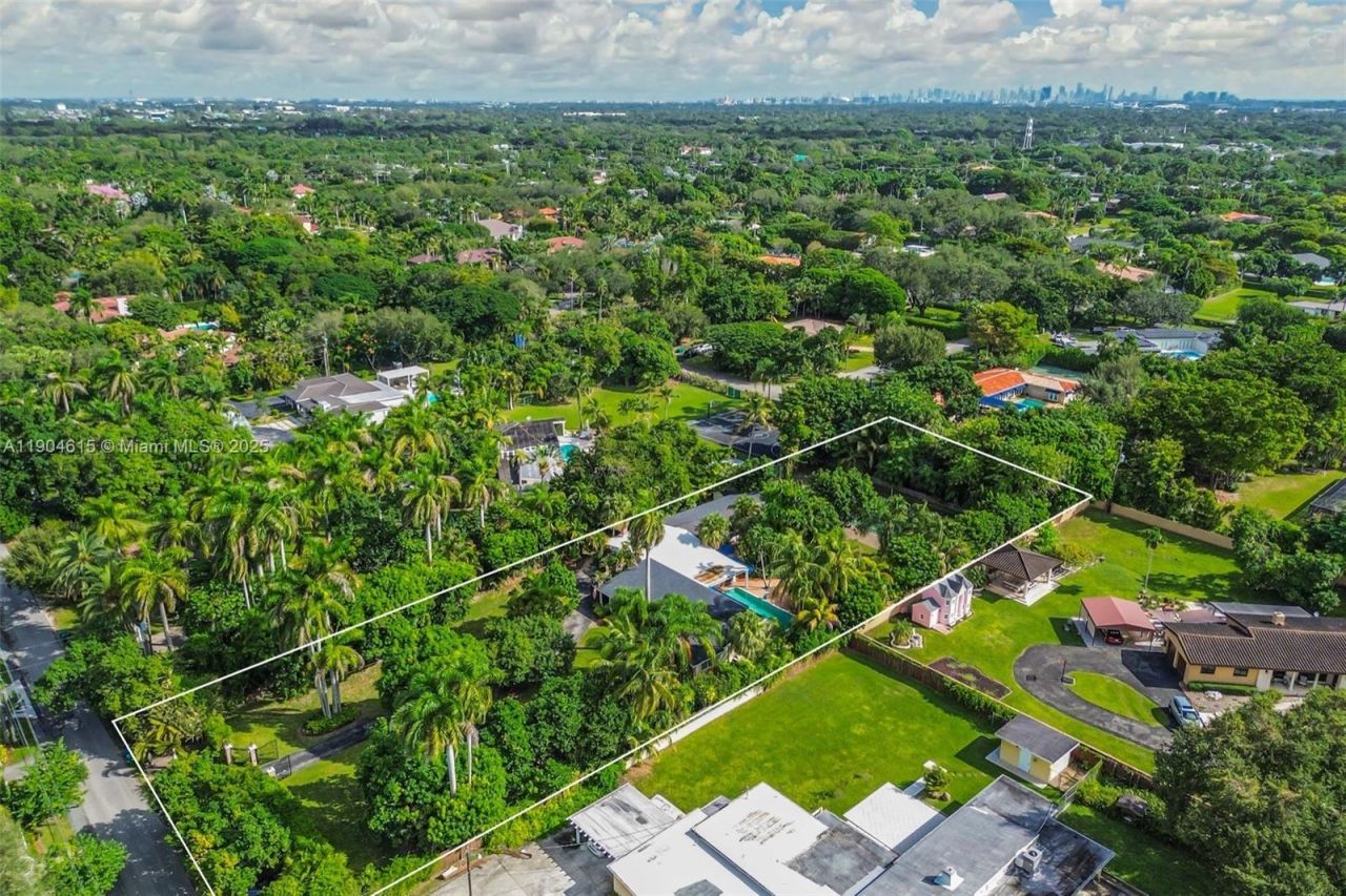 7701 SW 79th Court, Miami, FL 33143 Photo