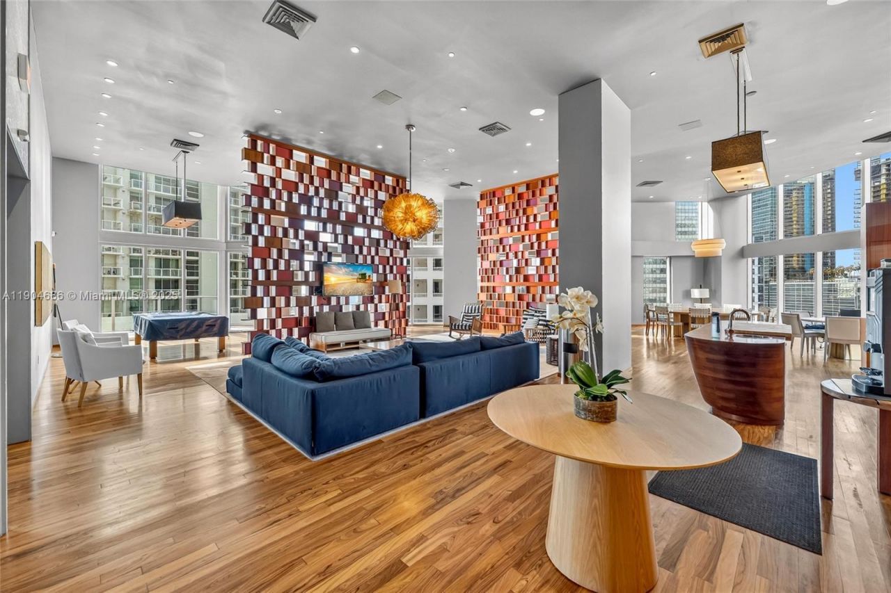 1300 Brickell Bay Dr, Unit 2403, Miami, FL 33131 Photo