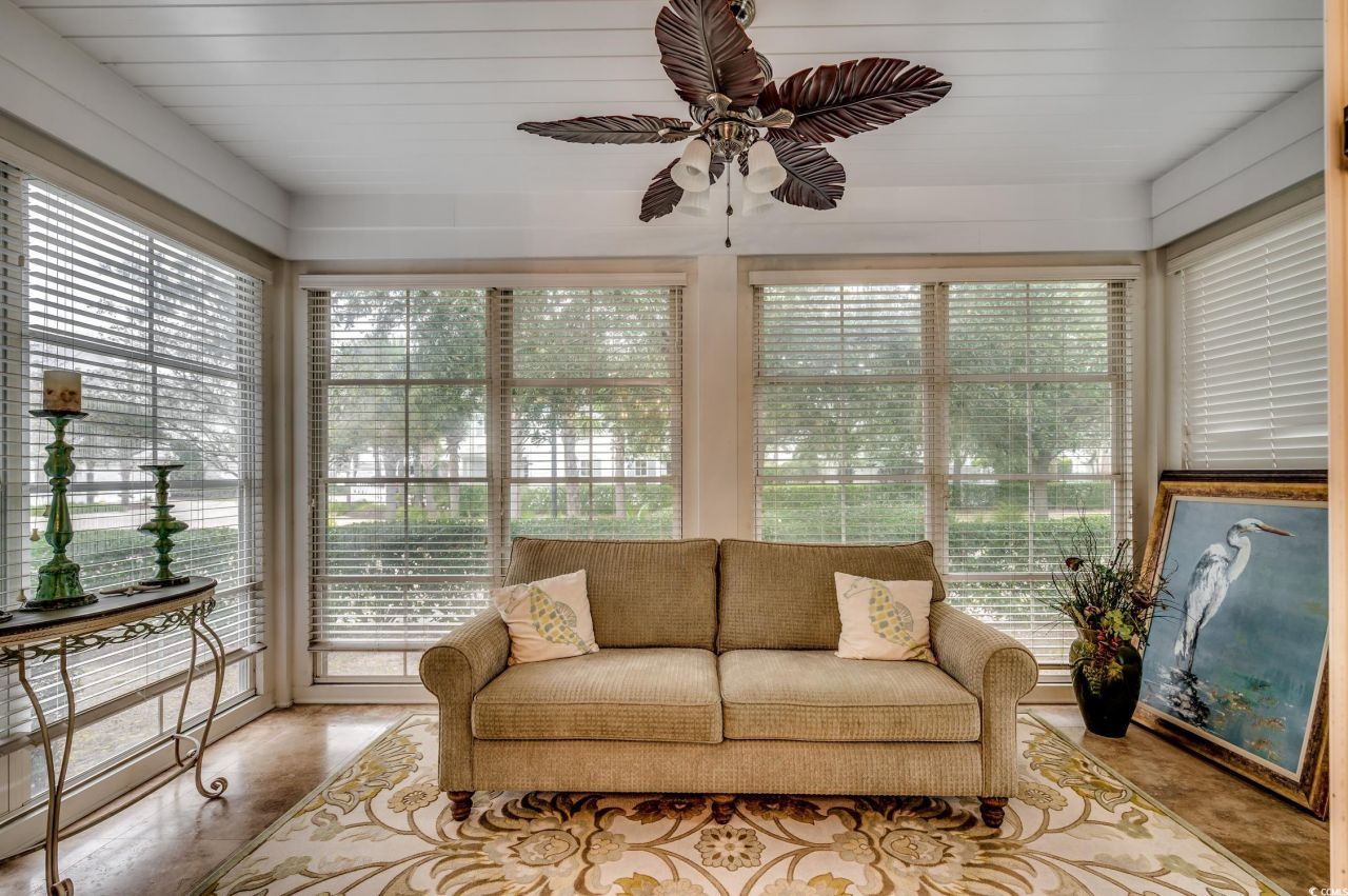 400 Banyan Place Photo 20