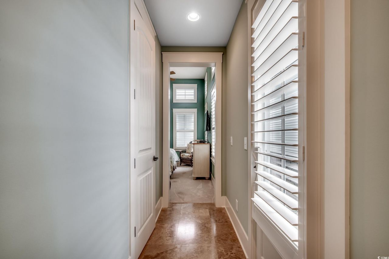 400 Banyan Place Photo 22