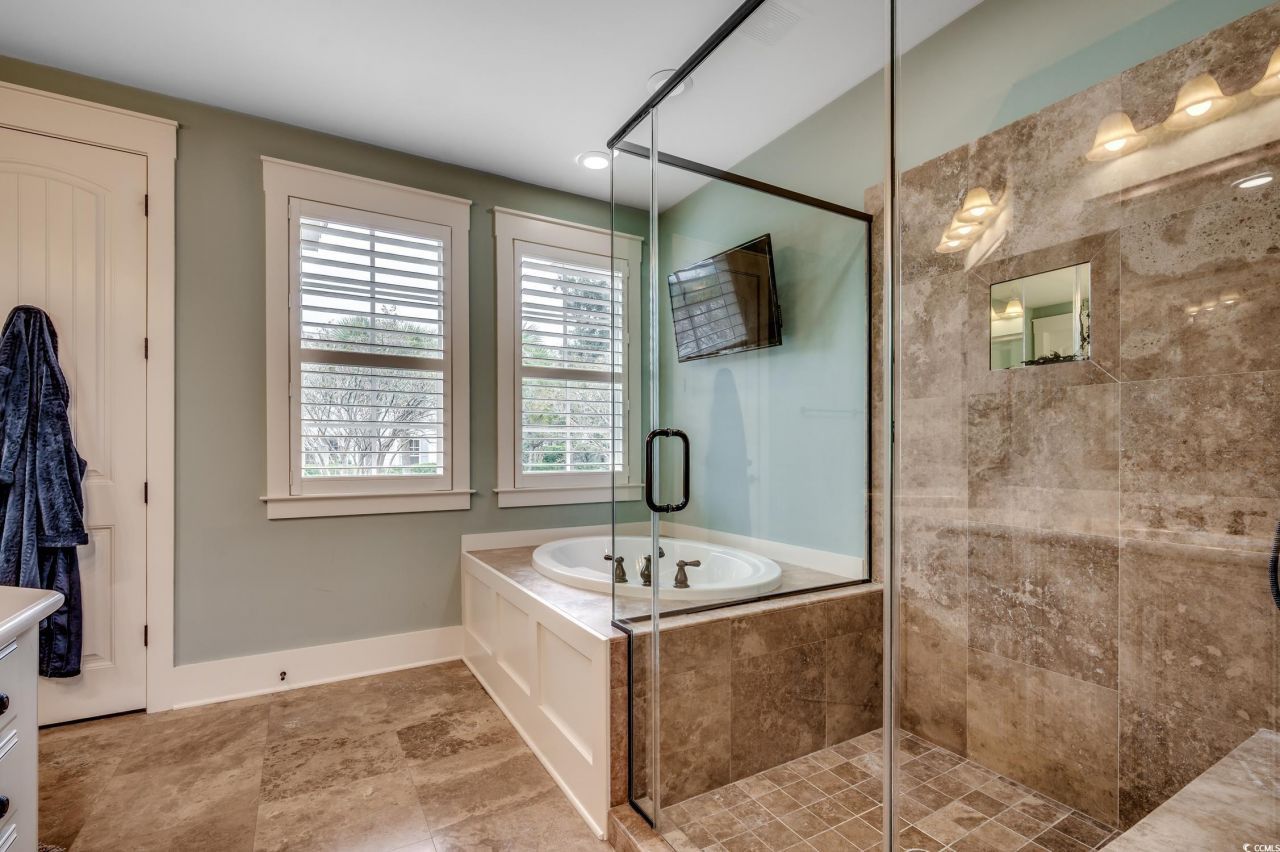 400 Banyan Place Photo 26