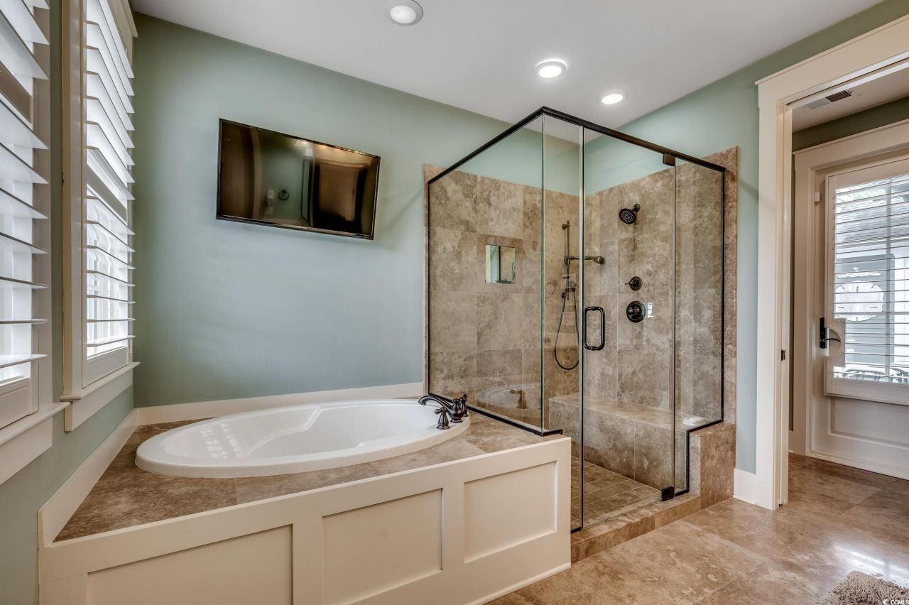 400 Banyan Place Photo 27