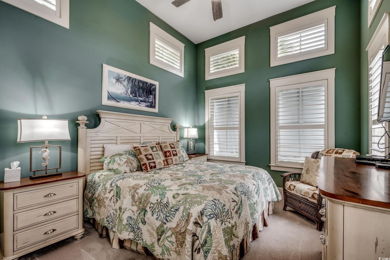 400 Banyan Place Photo 29