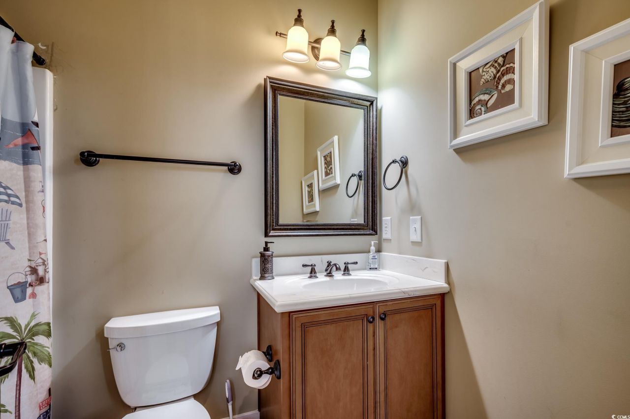 400 Banyan Place Photo 32