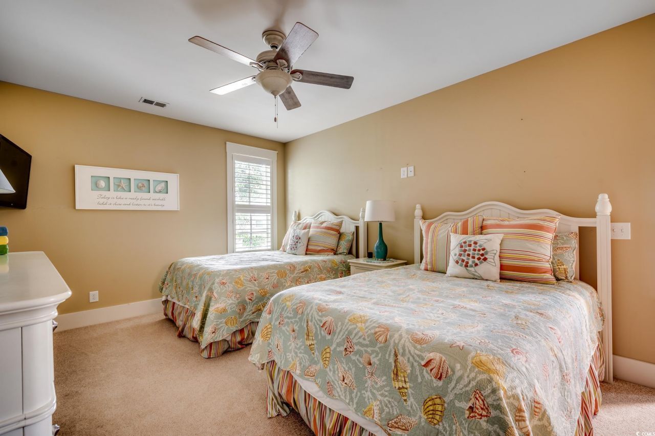 400 Banyan Place Photo 33