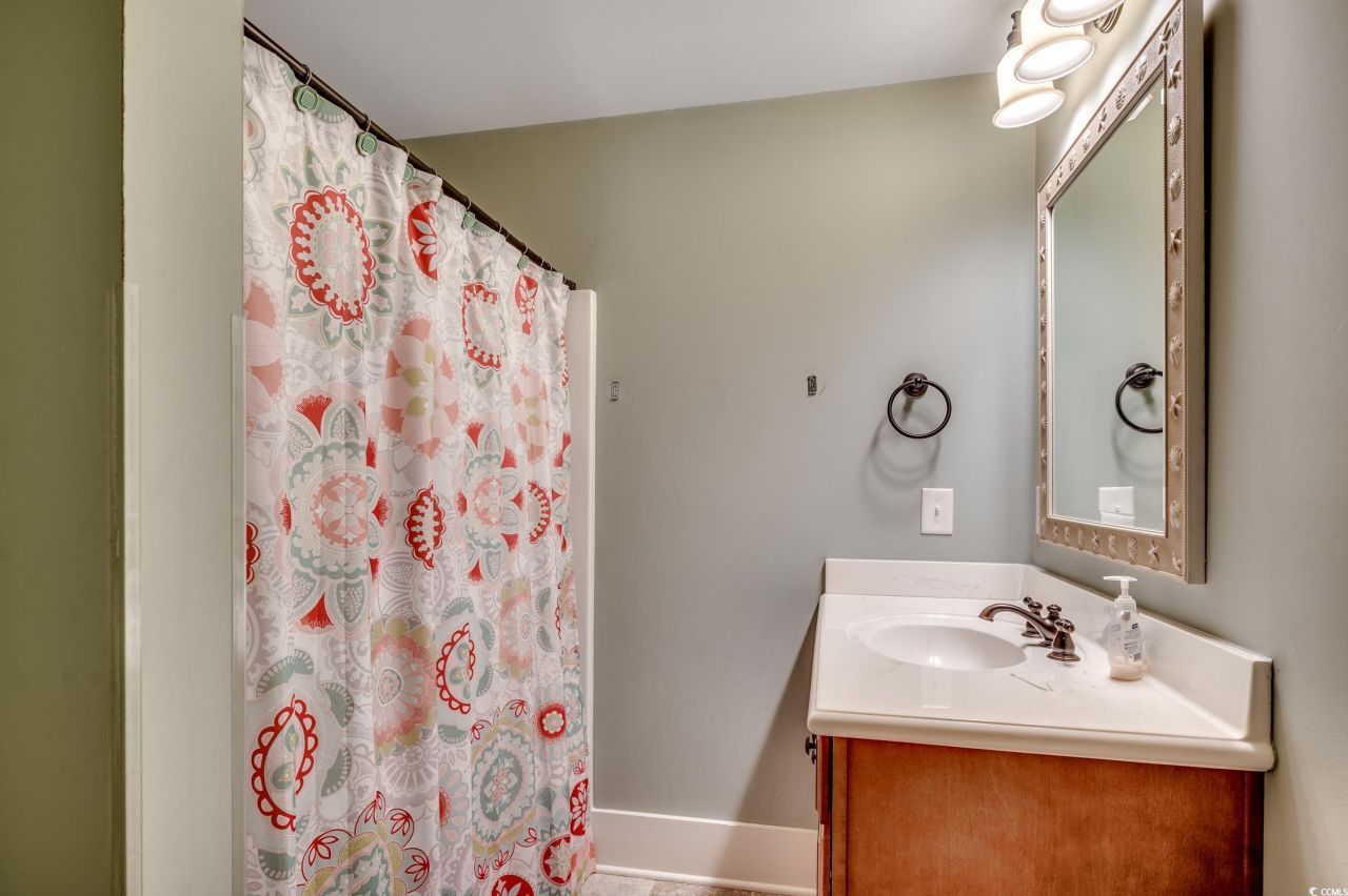 400 Banyan Place Photo 34