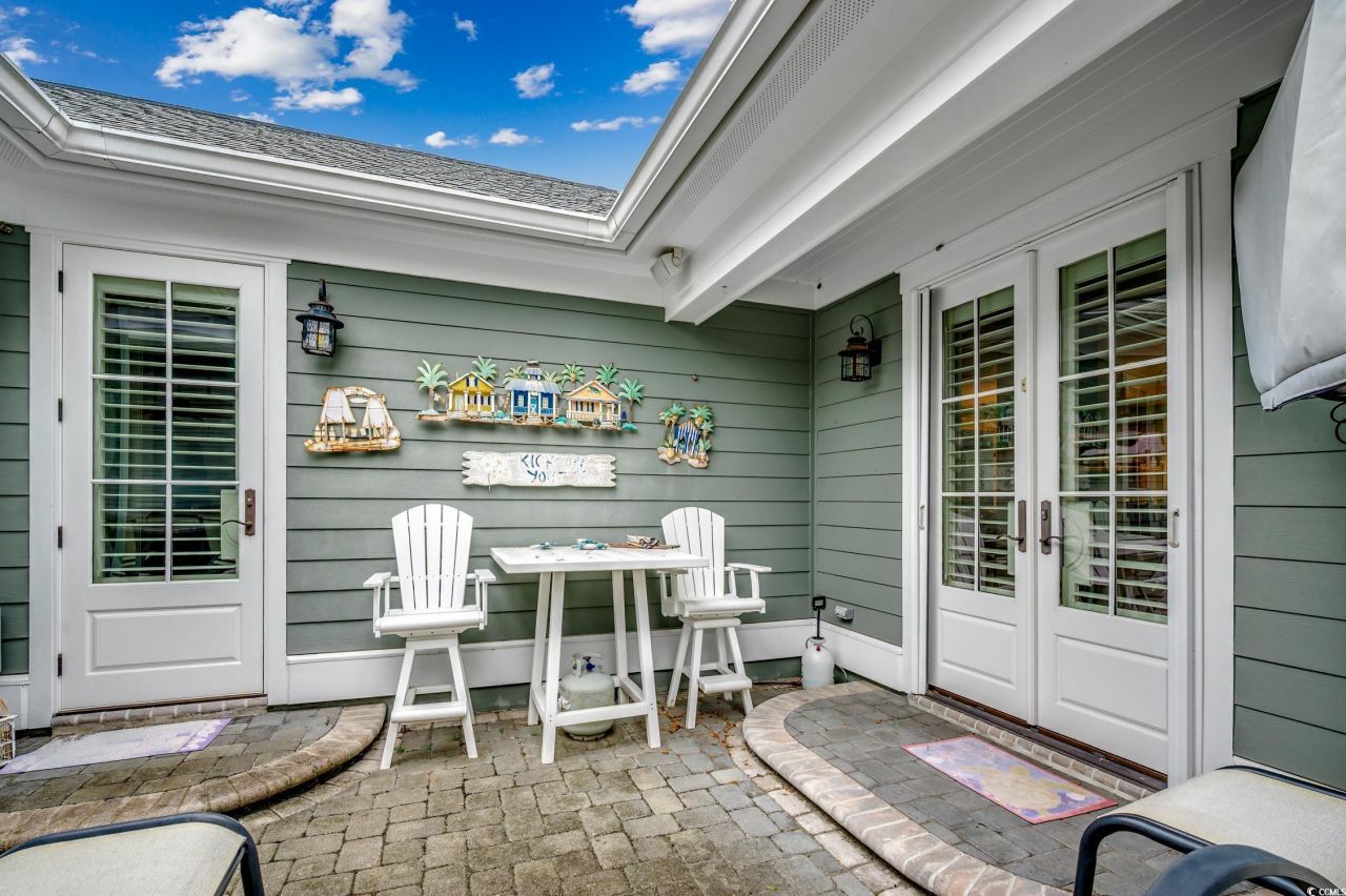 400 Banyan Place Photo 36