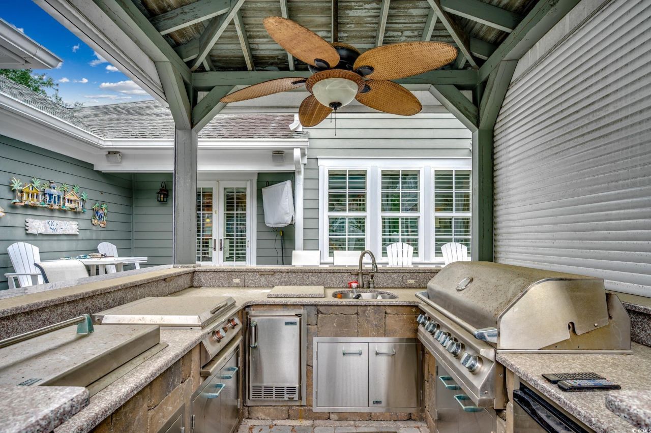 400 Banyan Place Photo 37