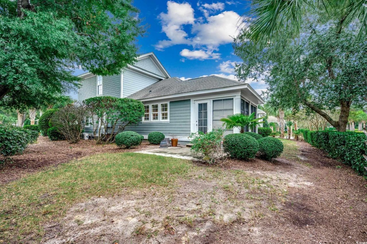 400 Banyan Place Photo 5