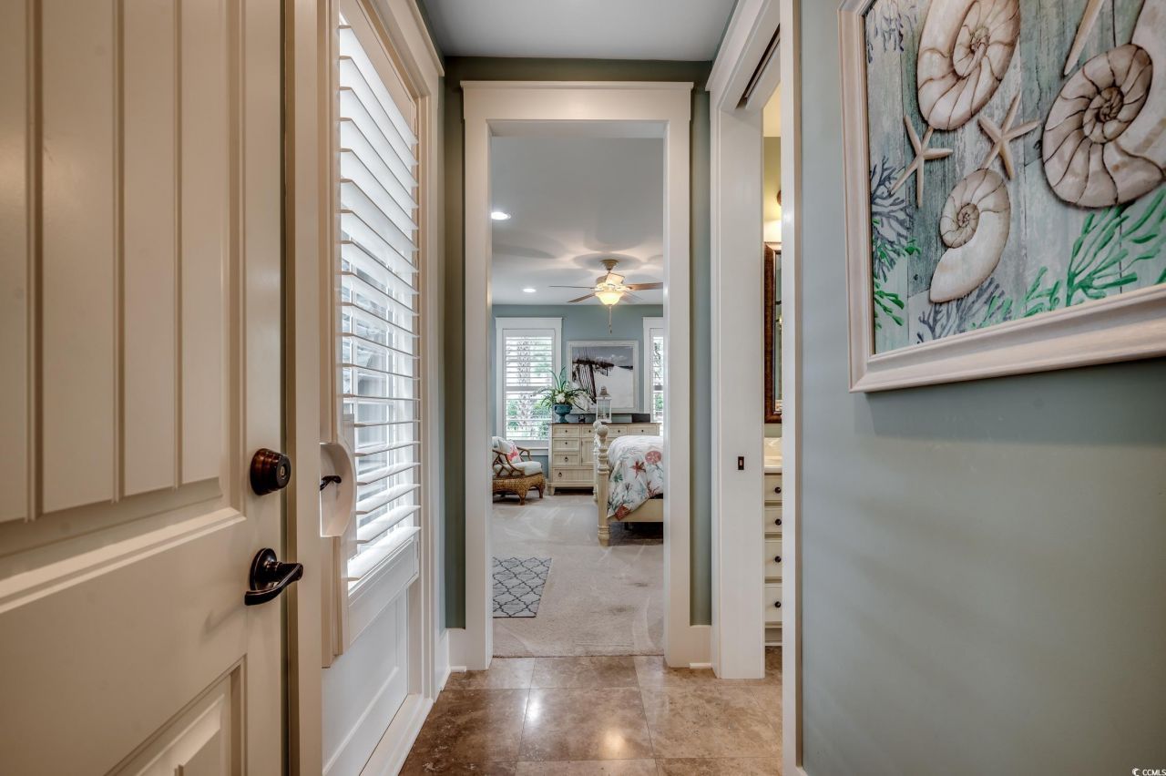 400 Banyan Place Photo 7