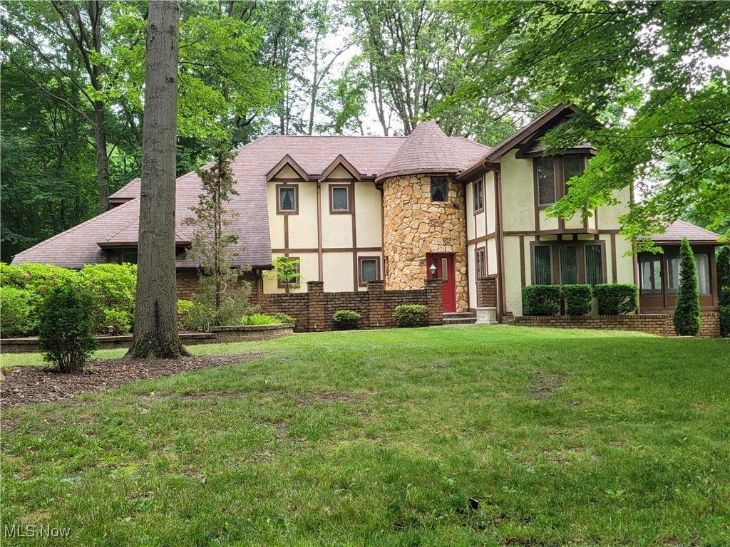 1585 Kent Street, Kent, OH 44240