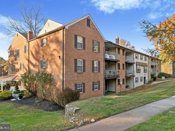 71 DRUMMERS LANE, WAYNE, PA 19087