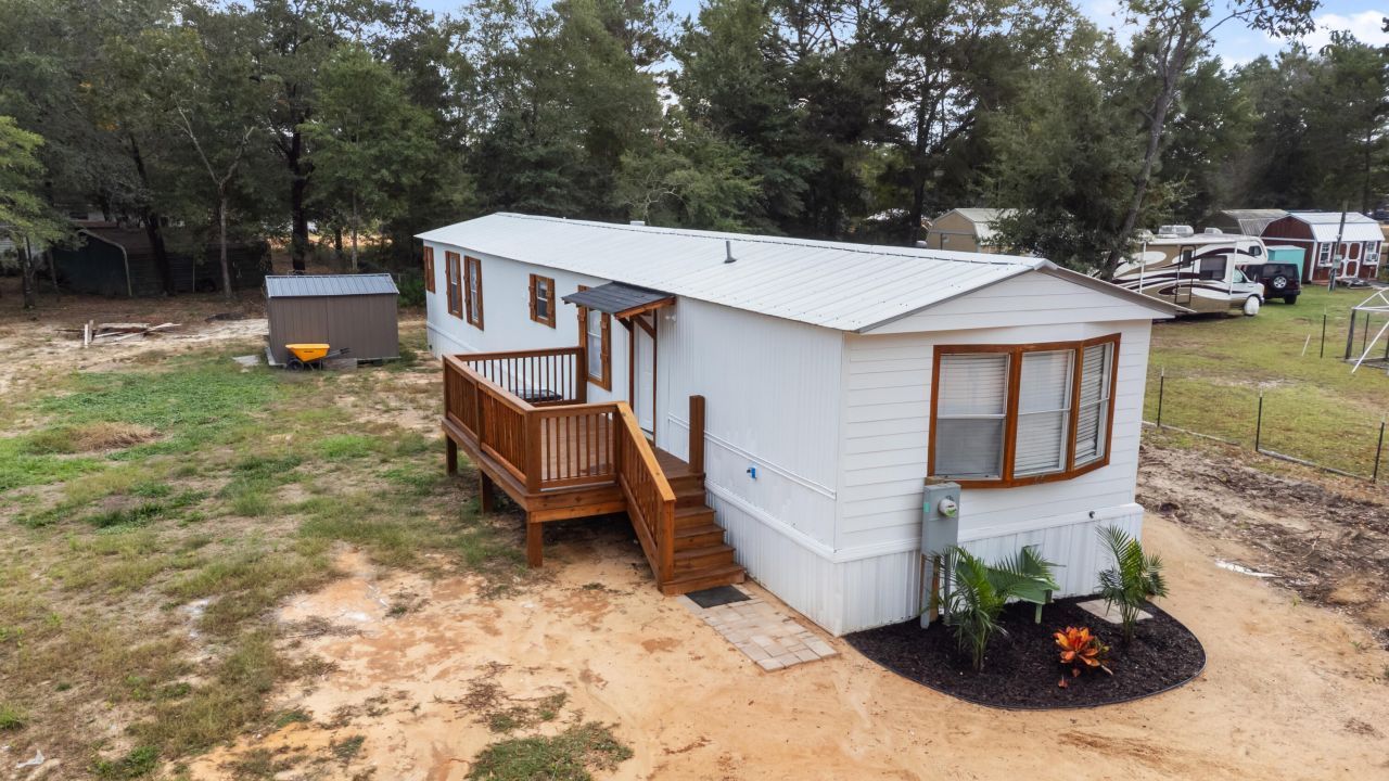 66 E Orange Blossom Avenue, Defuniak Springs, FL 32433 Main Photo