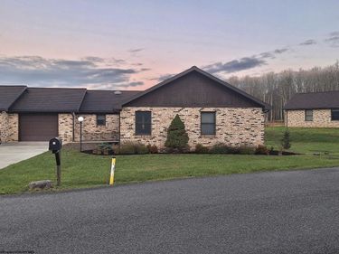 411 Pineview Drive, Thomas, WV 26292
