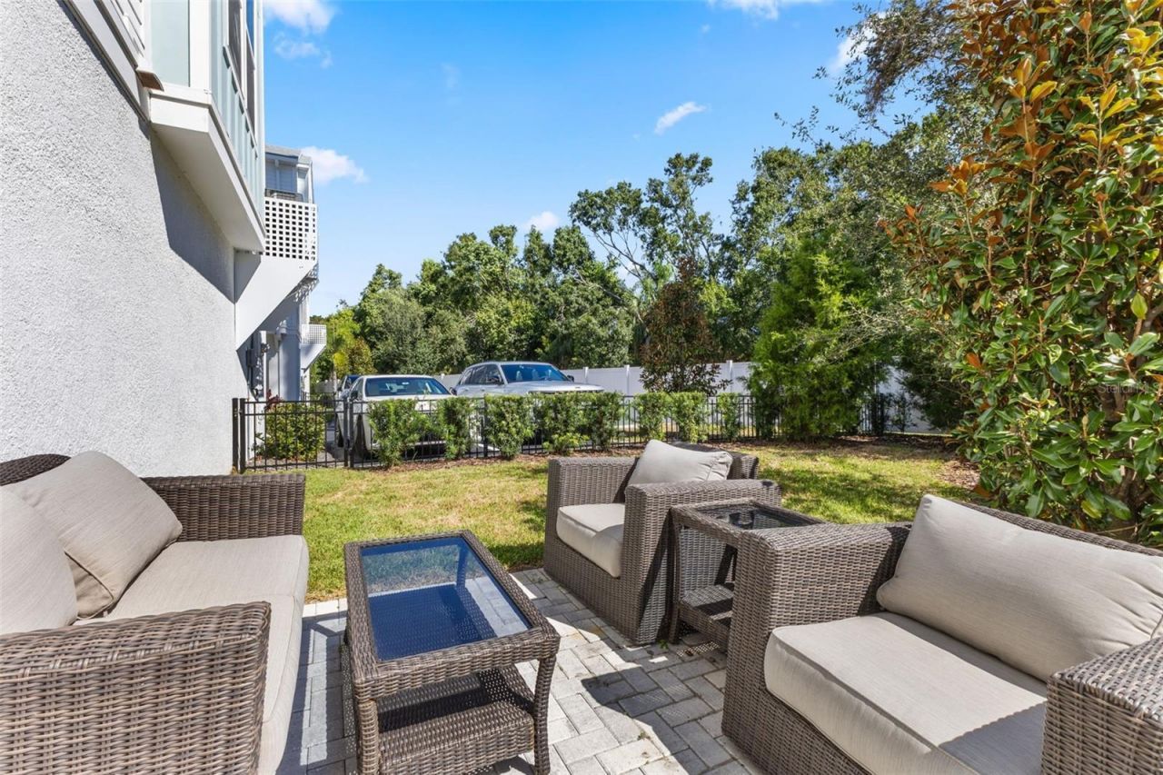 2467 Mangum Court, Sarasota, FL 34237 Photo