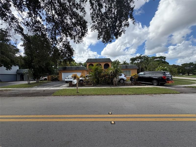1091 NW 78th Terrace, Plantation, FL 33322 Photo