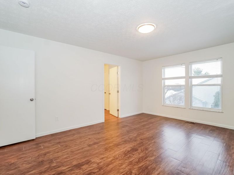 8697 Kingsley Drive, Reynoldsburg, OH 43068 Photo 10