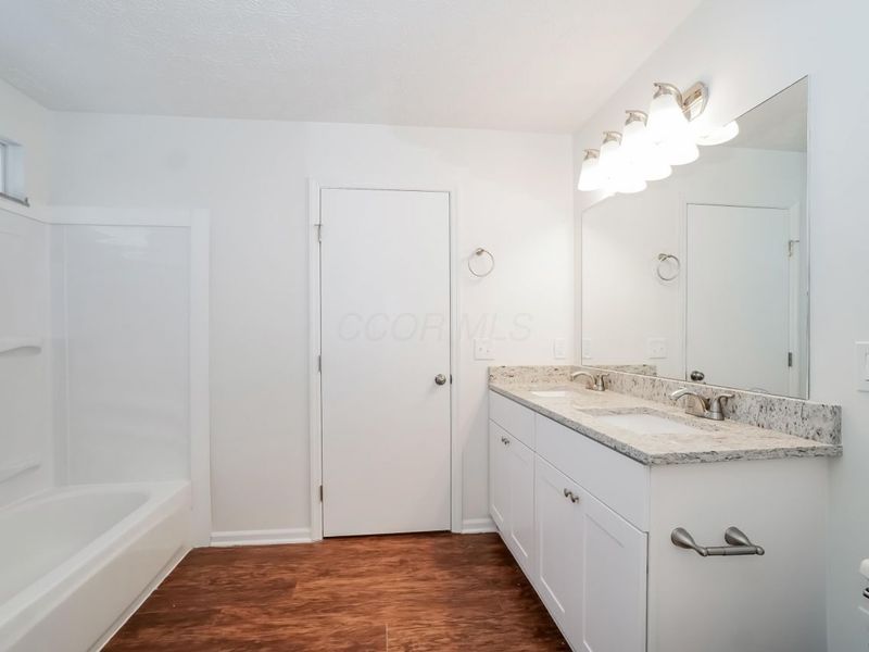 8697 Kingsley Drive, Reynoldsburg, OH 43068 Photo 13