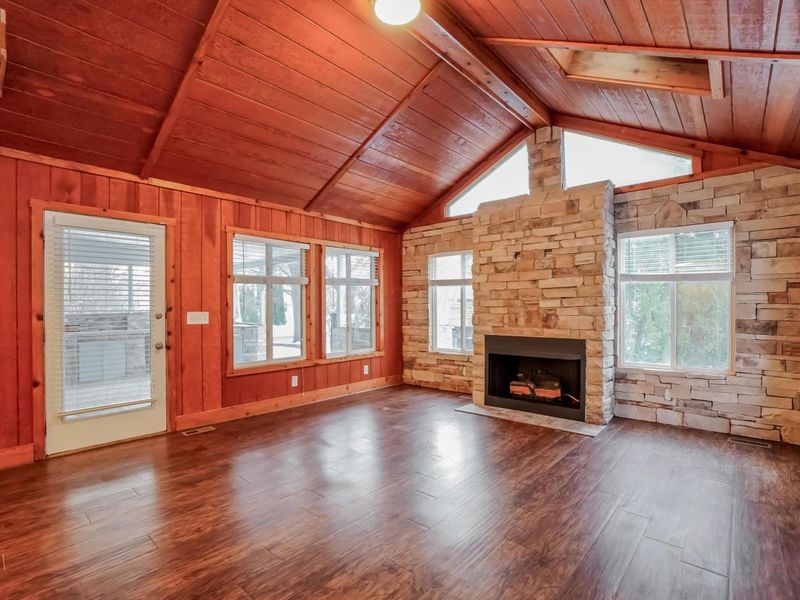 8697 Kingsley Drive, Reynoldsburg, OH 43068 Photo 2