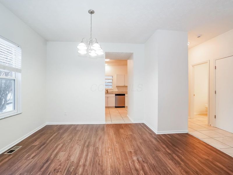 8697 Kingsley Drive, Reynoldsburg, OH 43068 Photo 4