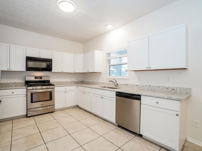 8697 Kingsley Drive, Reynoldsburg, OH 43068 Photo 6