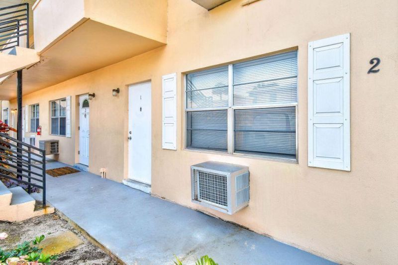 333 SE Martin Avenue, Unit 2-1, Stuart, FL 34996 Photo
