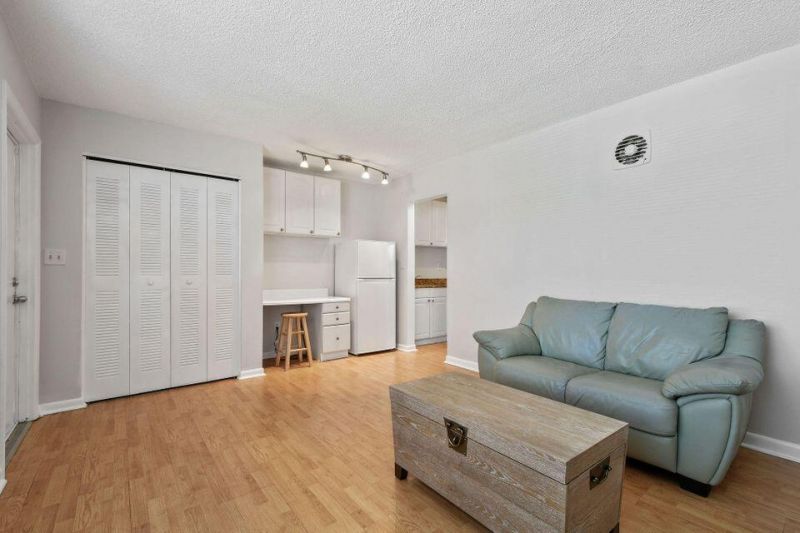 333 SE Martin Avenue, Unit 2-1, Stuart, FL 34996 Photo