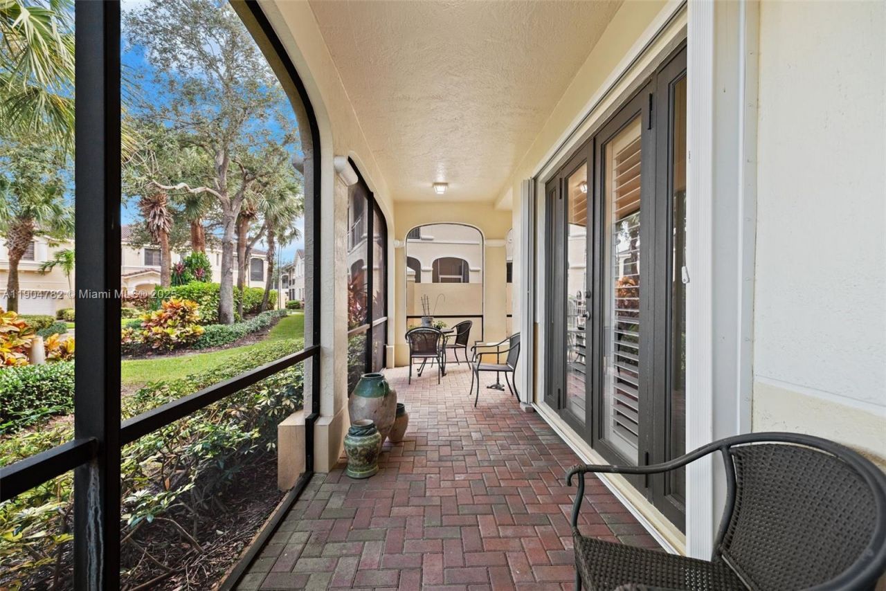 1634 Passion Vine Cir, Unit 31-2, Weston, FL 33326 Photo