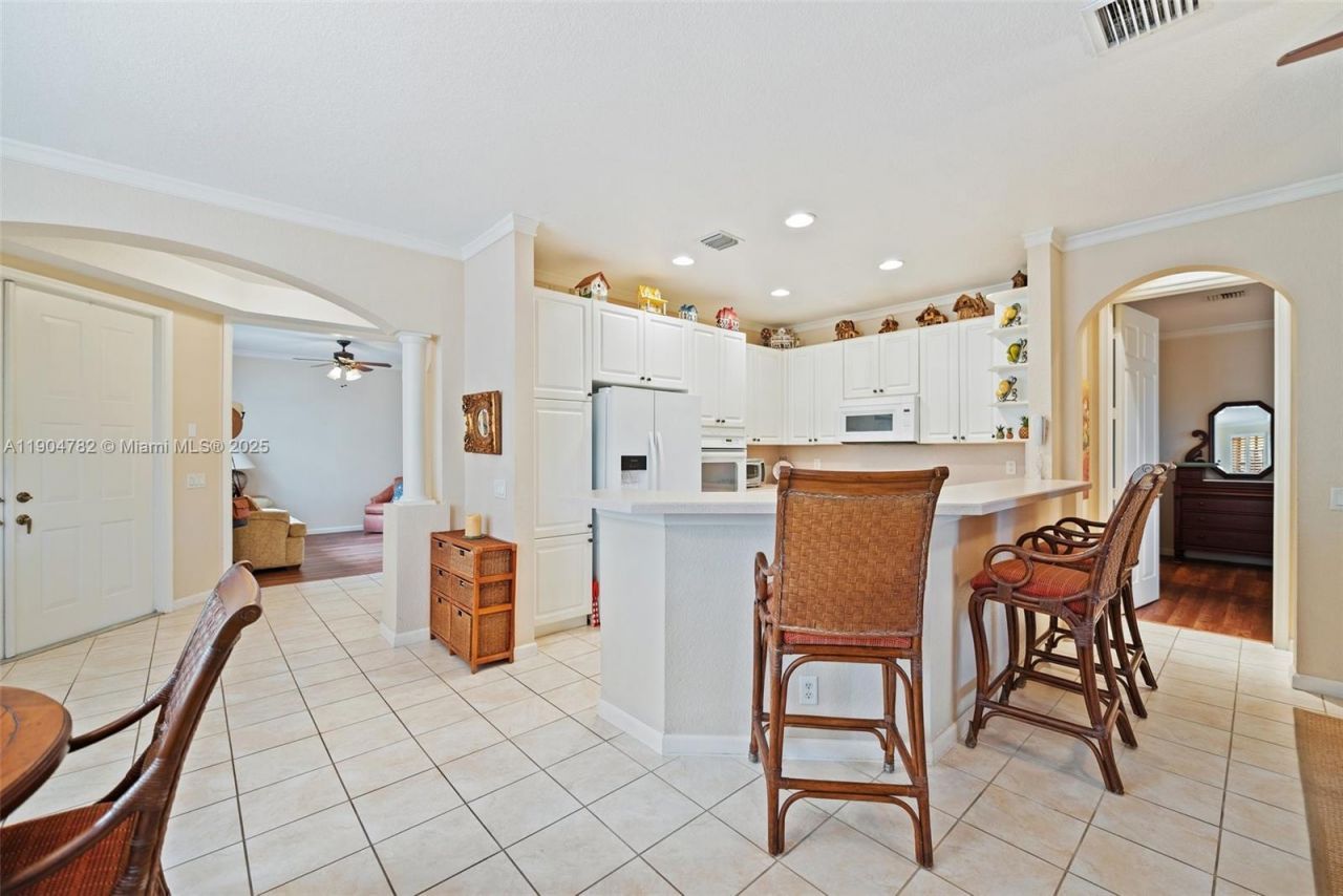 1634 Passion Vine Cir, Unit 31-2, Weston, FL 33326 Photo
