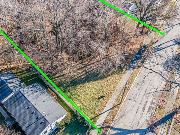 305 Besley Place, Waukegan, IL 60085