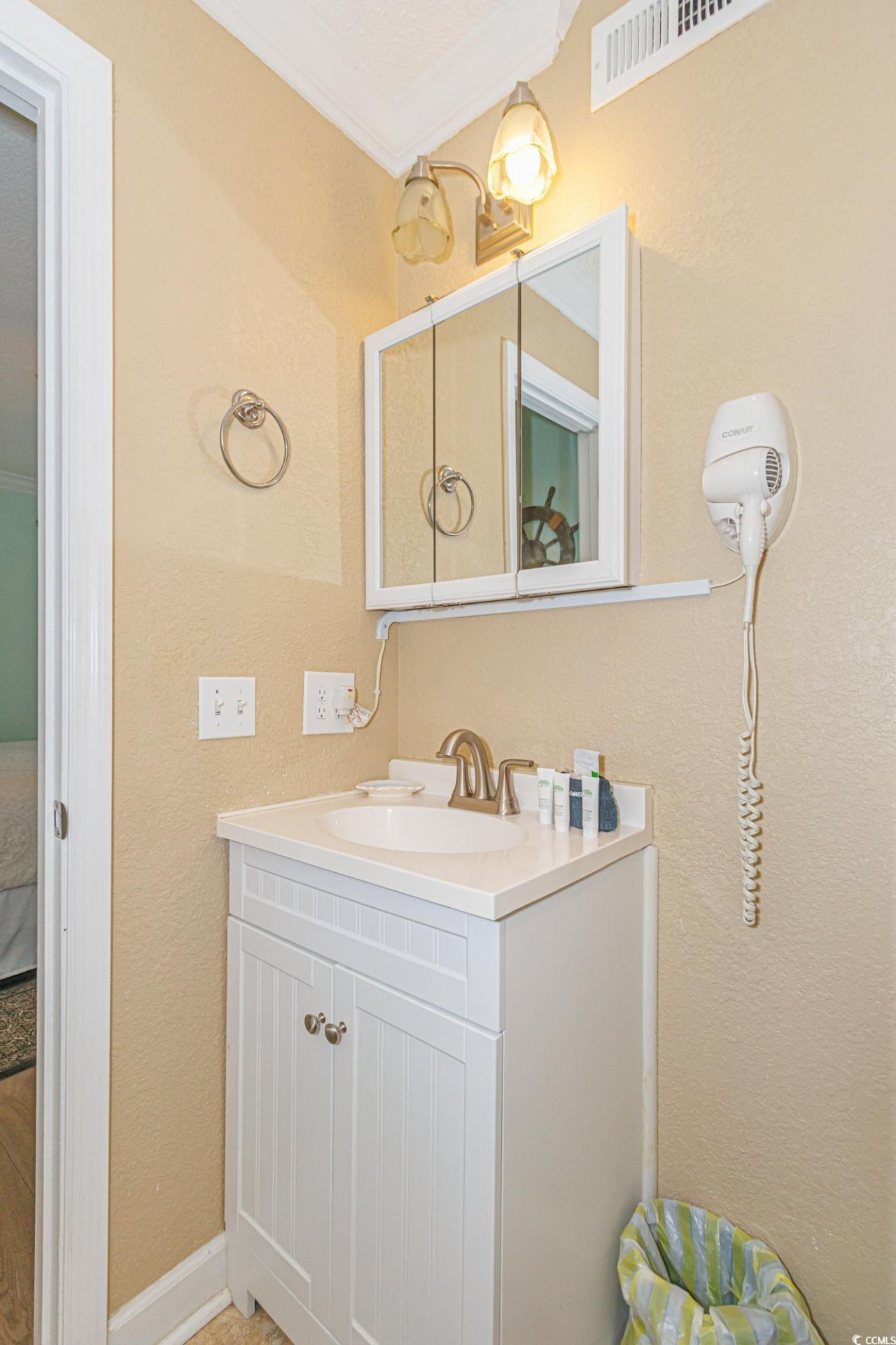 5601 N Ocean Blvd. Photo 27